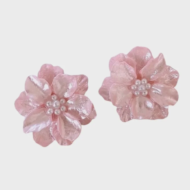 flower-shaped earrings for women -diamond stud earrings for women -Katherine Carved Mother of Pearl Flower Studs (Pink)