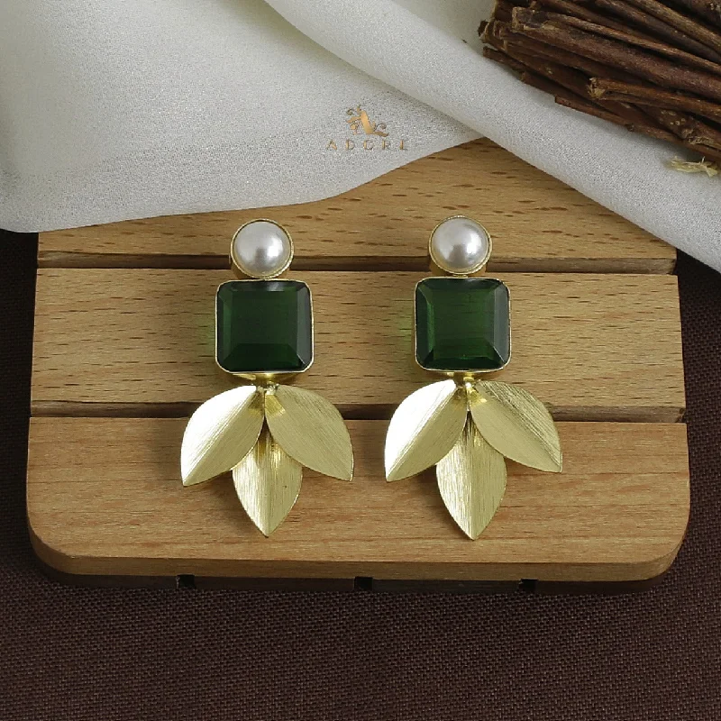 unique gold earrings for women -hoop earrings for women -Mebina Glossy Square 3 Leaf Earring